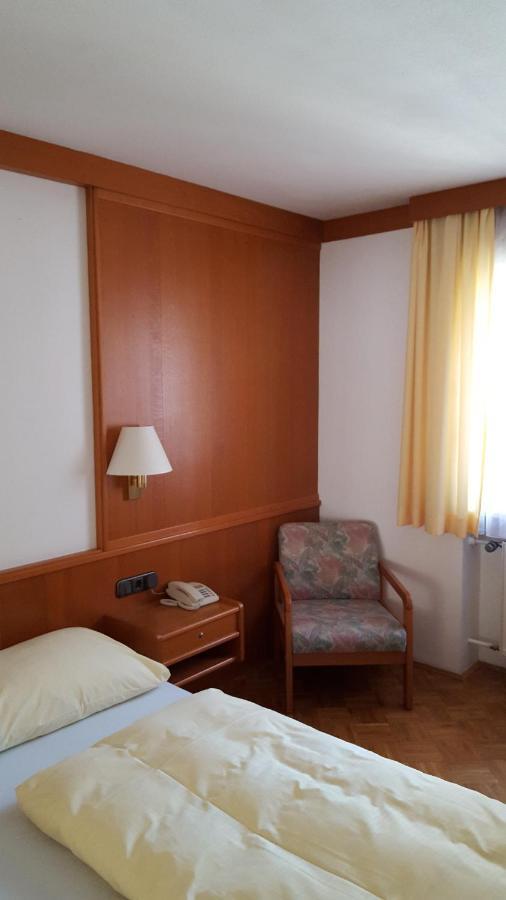 Hotel Zum Weissen Roessl à Kallmünz Extérieur photo